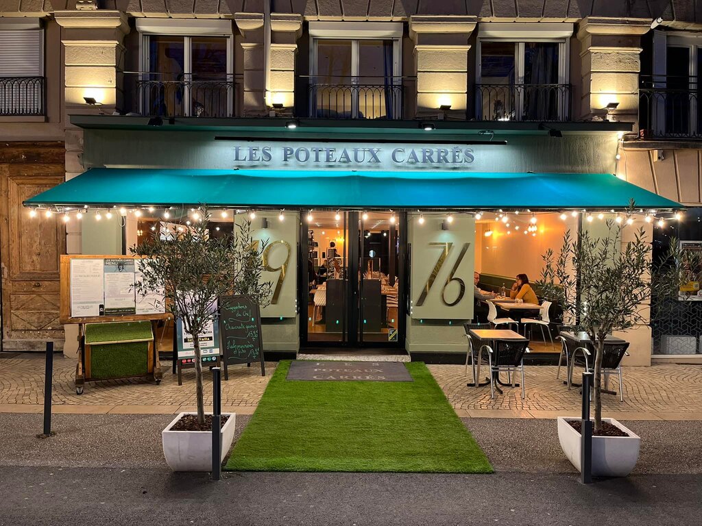 Les Poteaux Carres