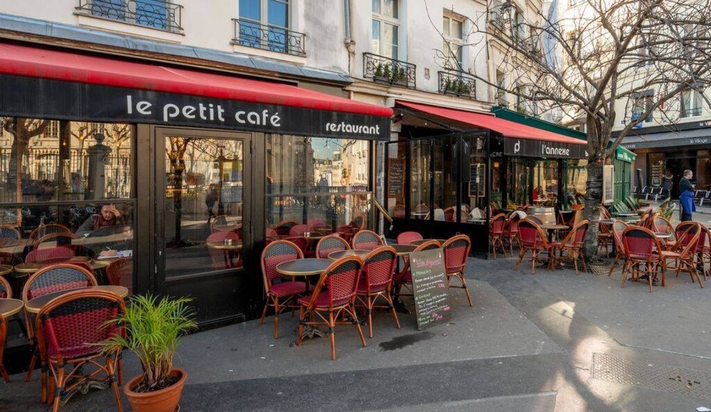 Le Petit Café