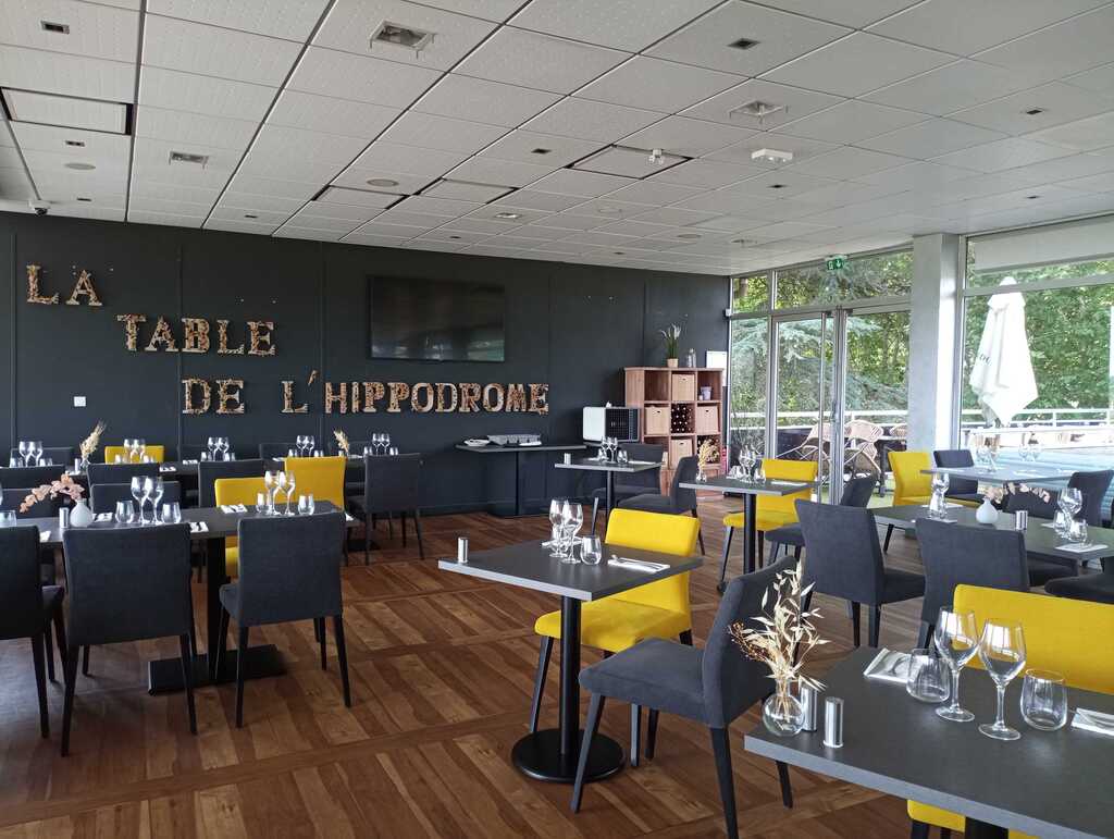 La Table De L'Hippodrome