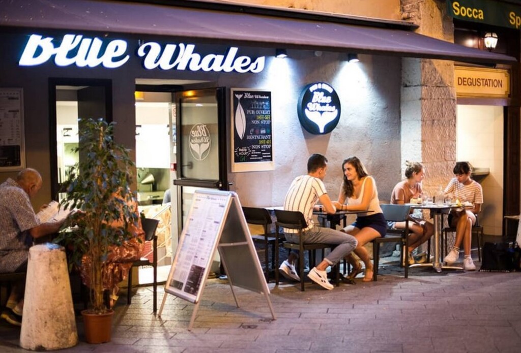 Le Blue Whales