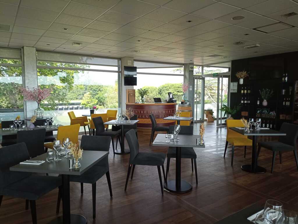 La Table De L'Hippodrome