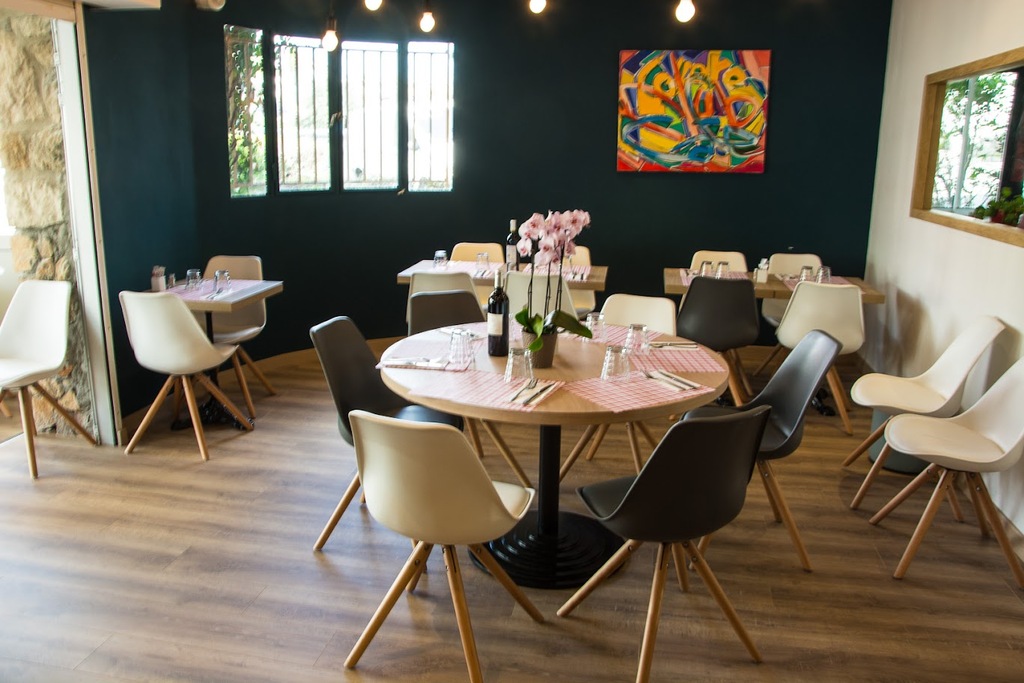 Coyote Club Café