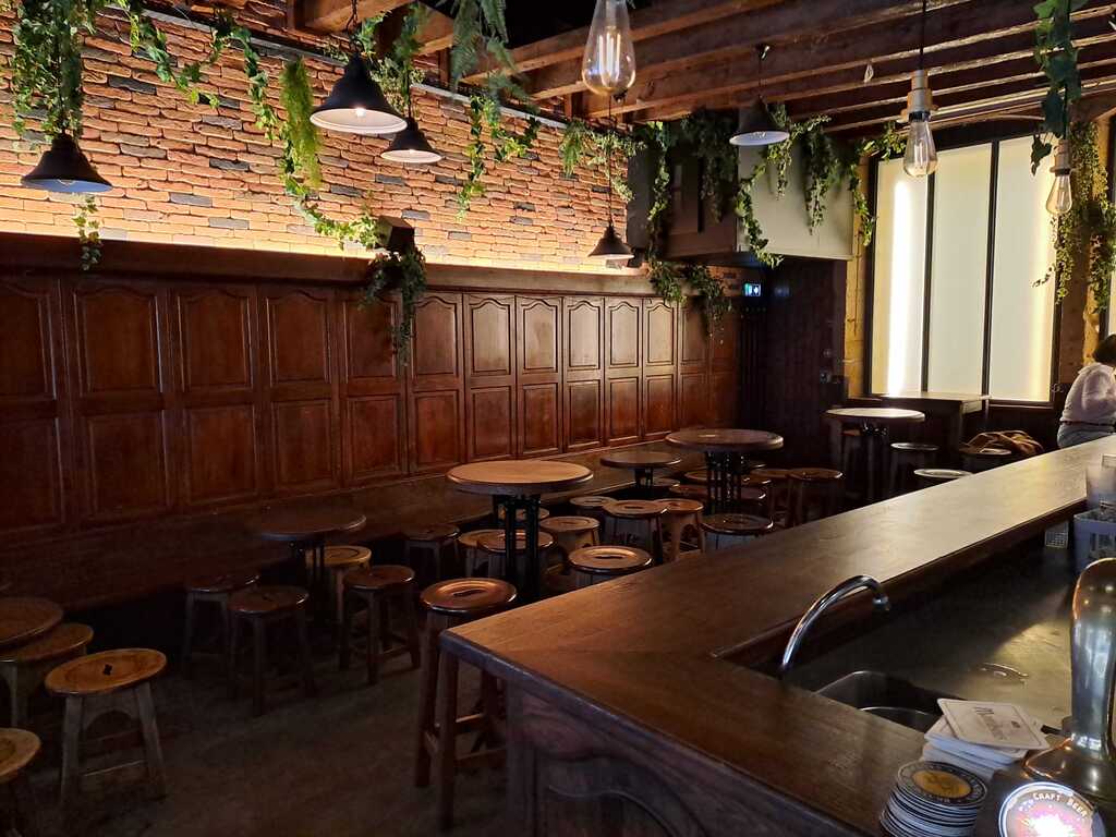 Le James, Maison de Bière