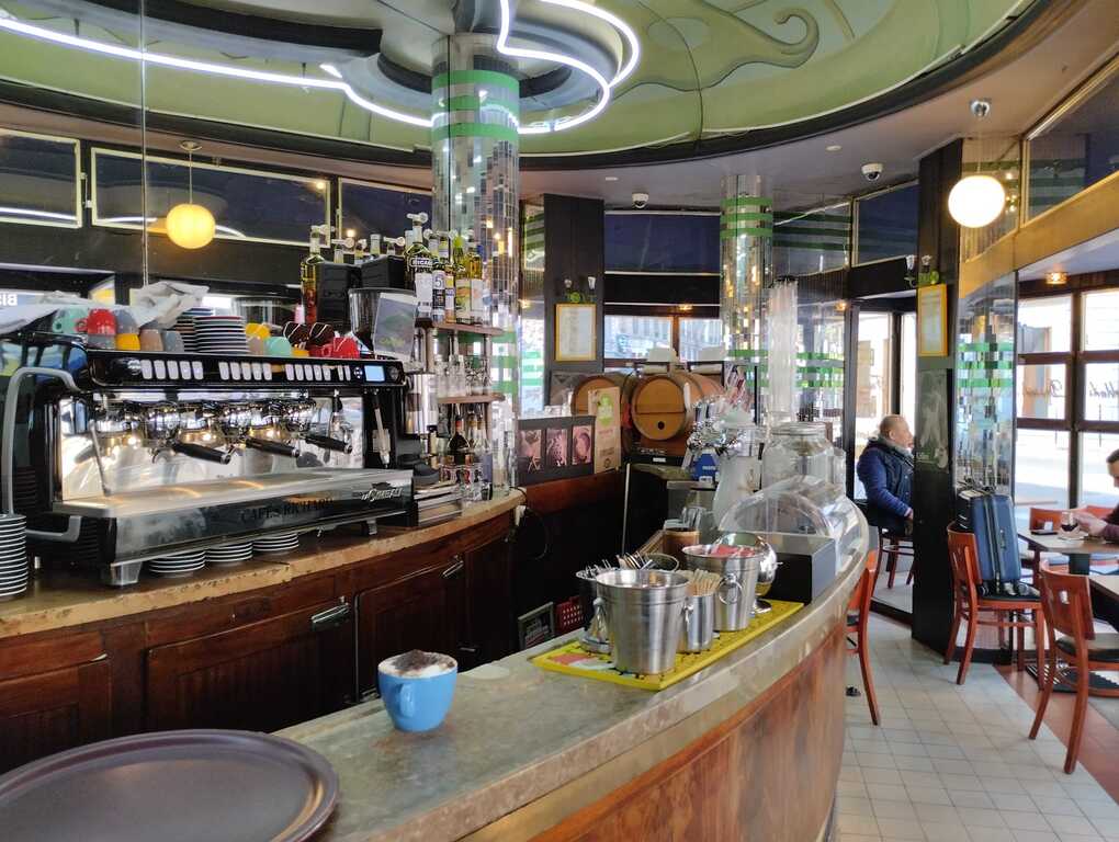 Le Cristal-Bar
