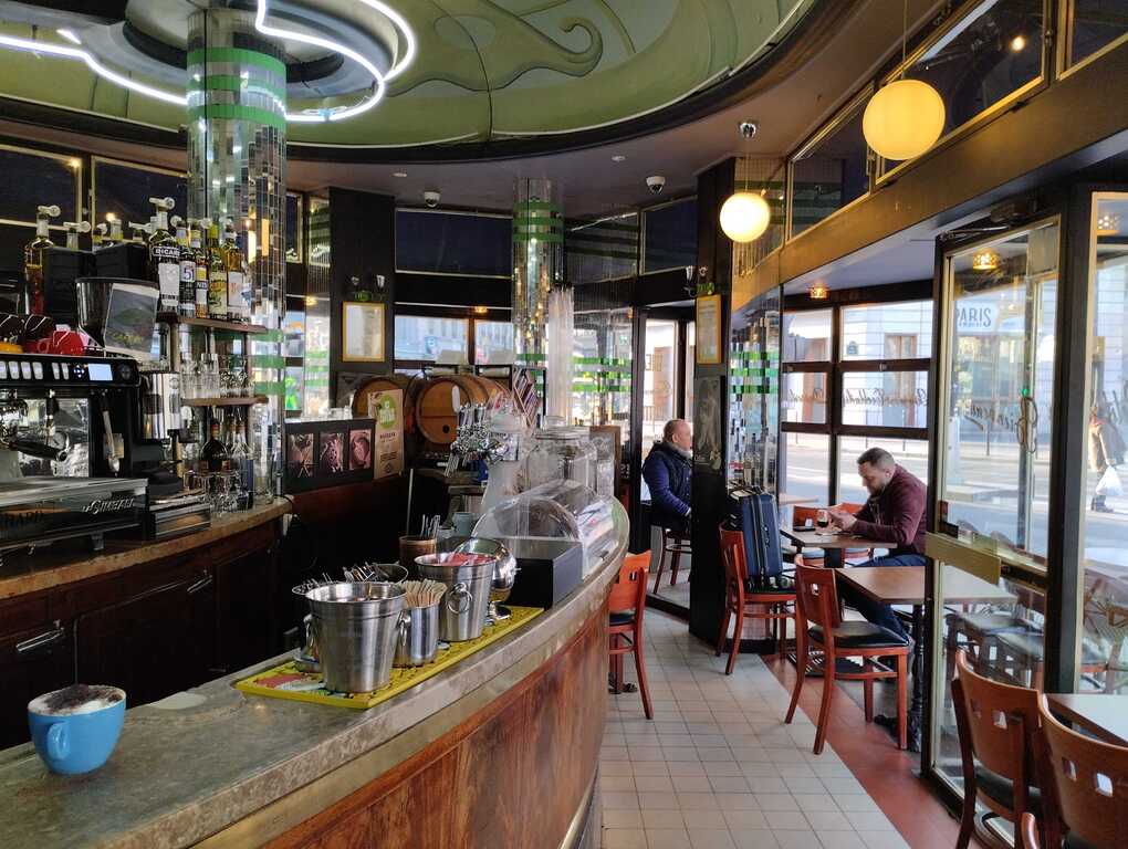 Le Cristal-Bar