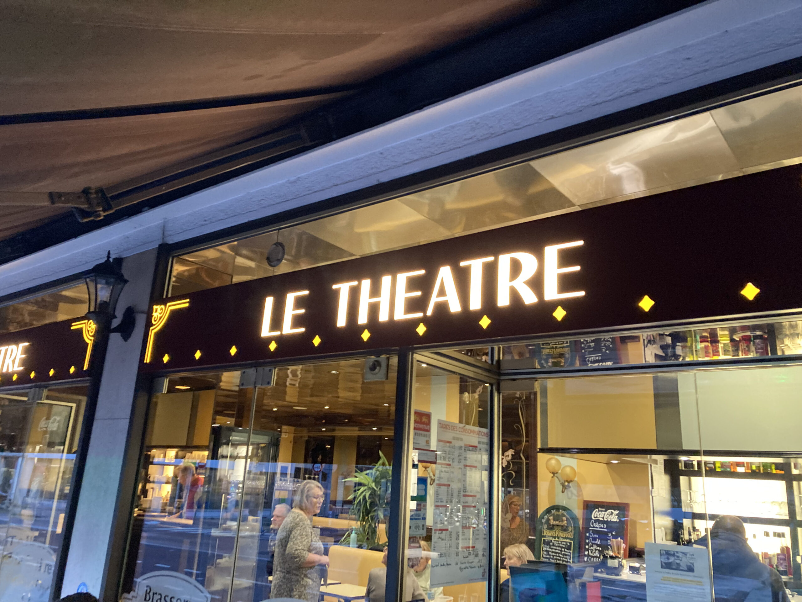 Le Théâtre