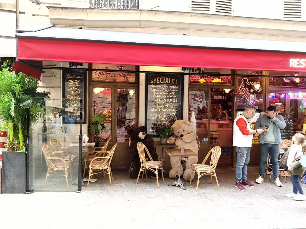 Le Fil Rouge Café