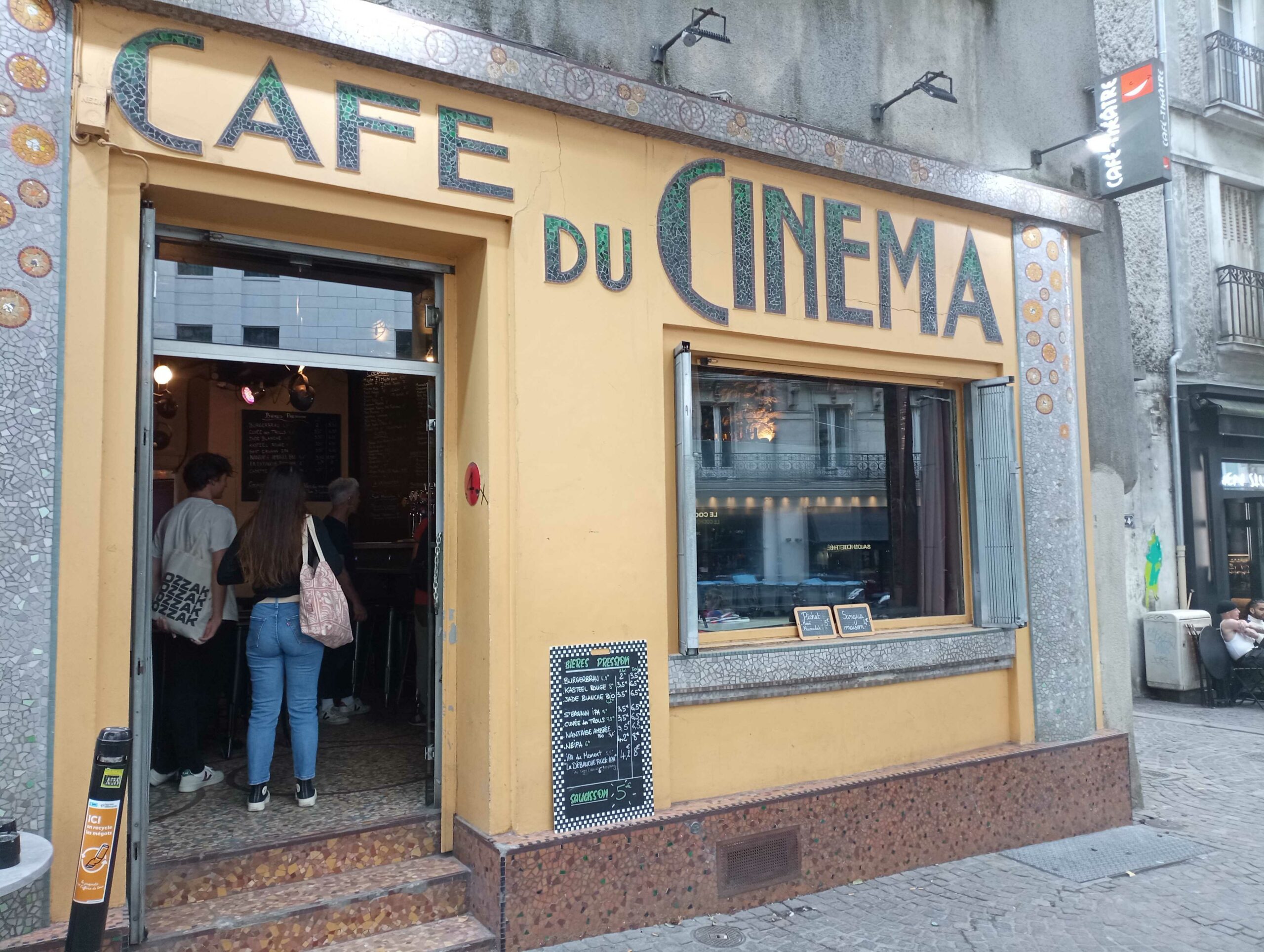 Café Du Cinéma Bars à Nantes Checkfr 8917