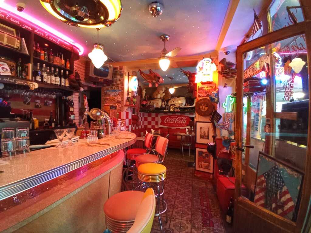 Le Fil Rouge Café