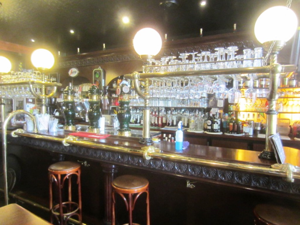 B Pub