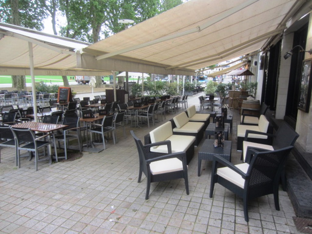Au Bureau