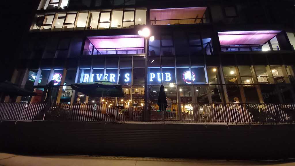 River's Pub