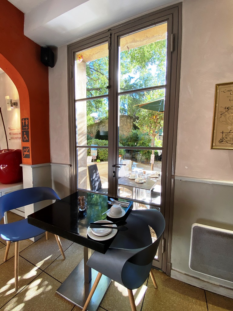 Hôtel Spa le Calendal Comptoir du Calendal Garden Café