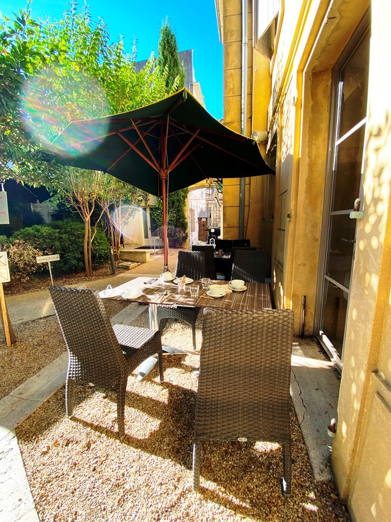 Hôtel Spa le Calendal Comptoir du Calendal Garden Café