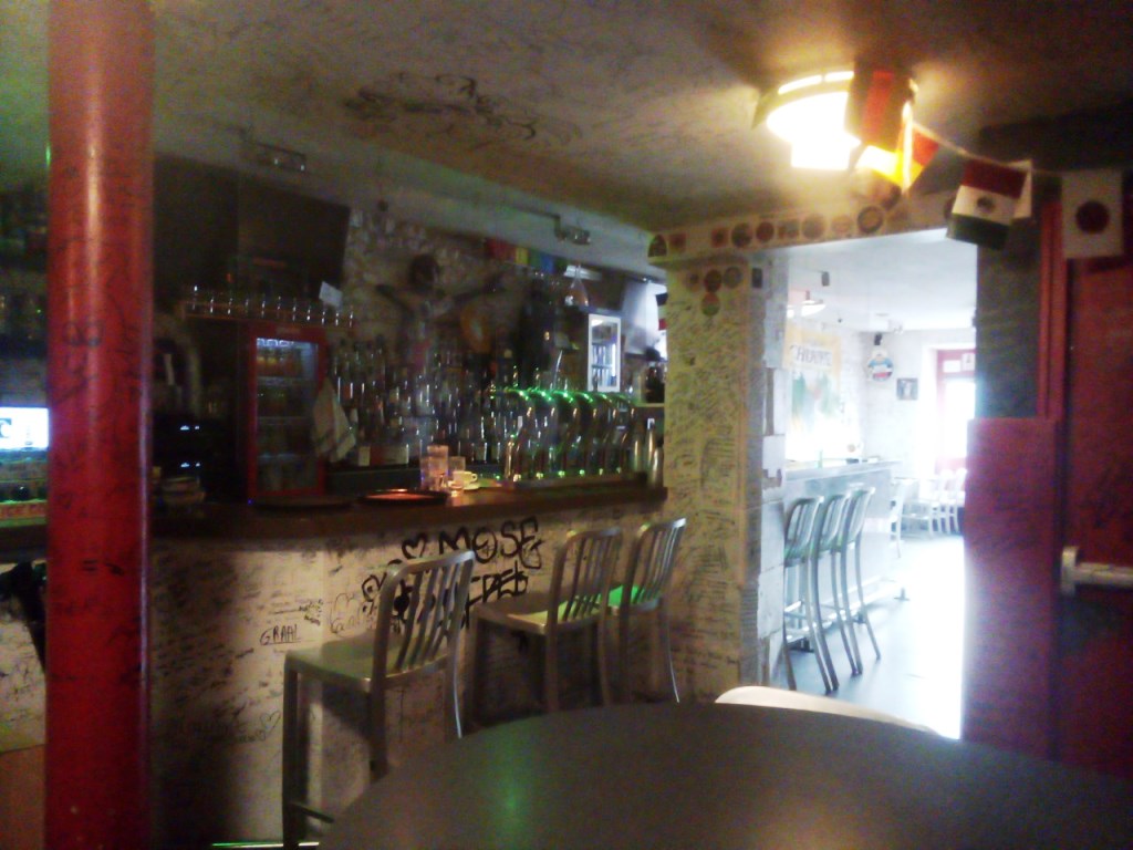 Drop'N Shoot Café