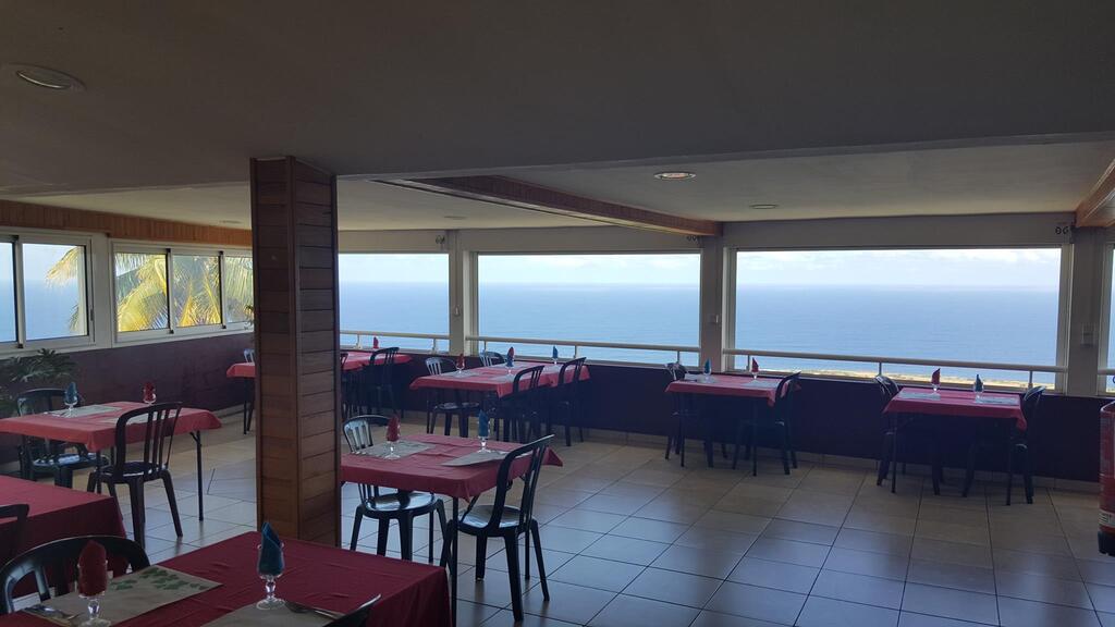 Chez Nounous Restaurant Du Piton