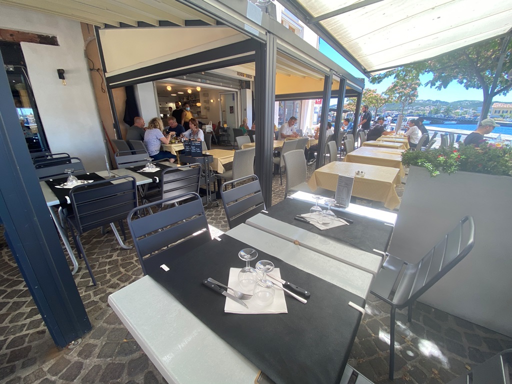 Le Station Bar