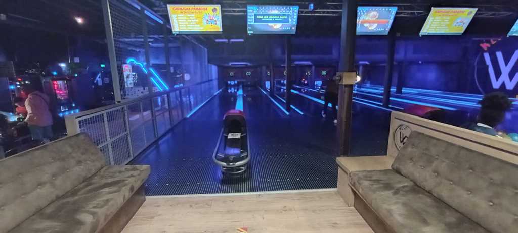 Bowling West Paradise