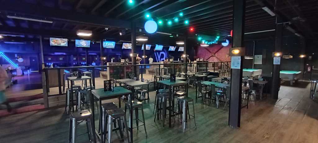Bar Restaurant West Paradise
