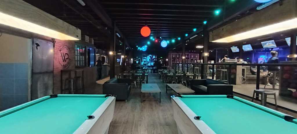 Bar Restaurant West Paradise
