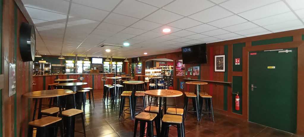 V and B Colomiers