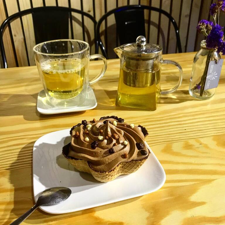 Une Petite Faim