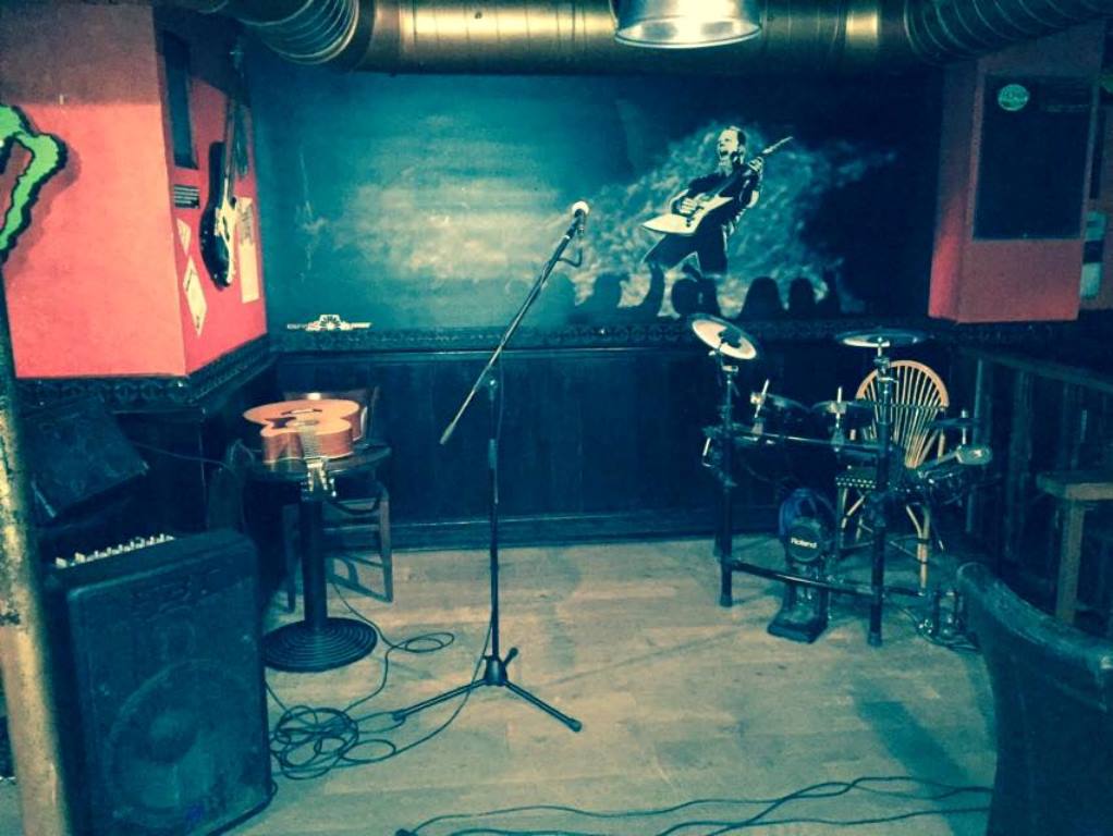 James Hetfeeld's Pub