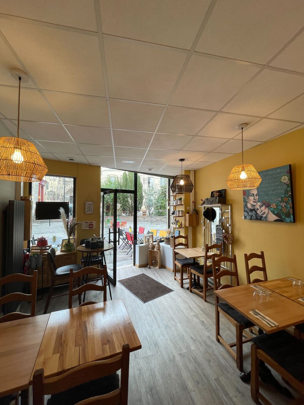 Chez Elles