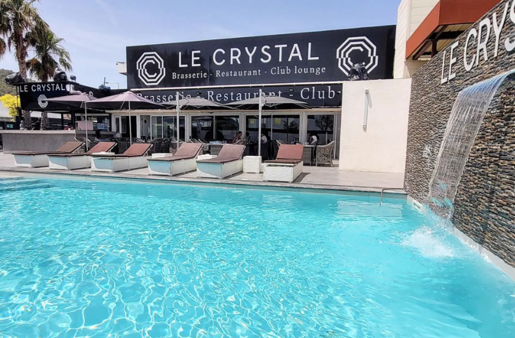 Le Crystal