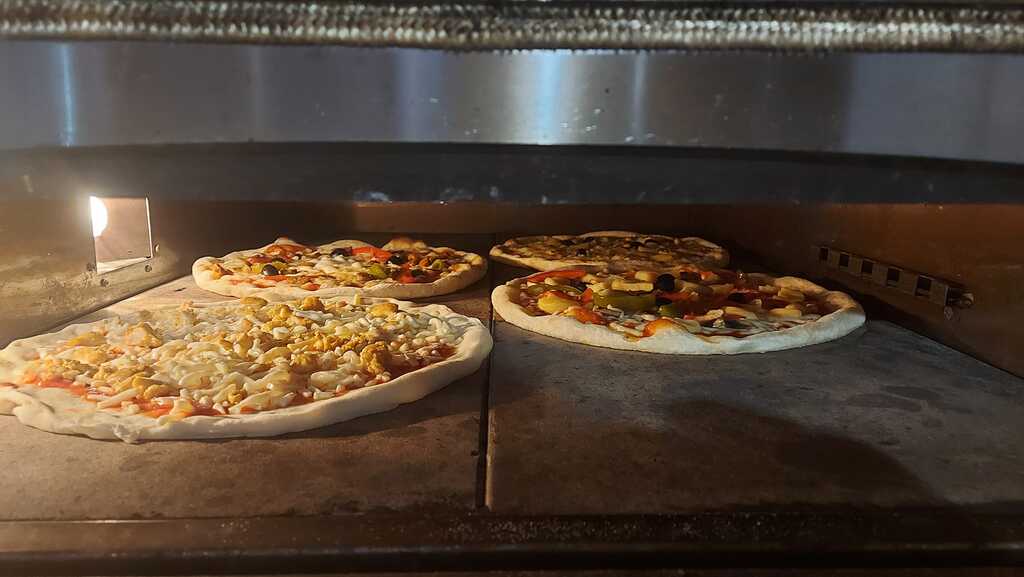 Istanbul grill pizzeria