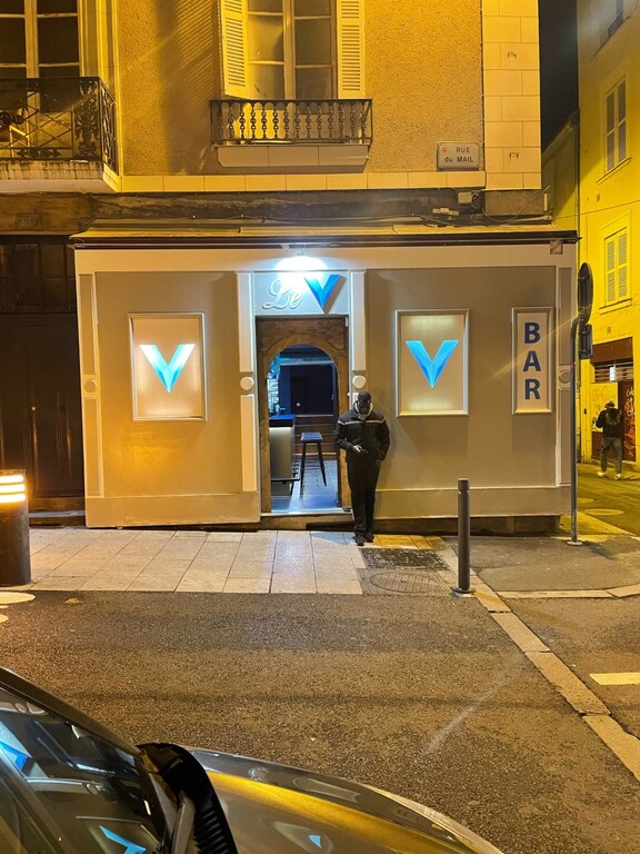 Le V