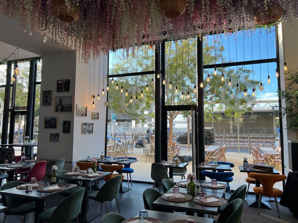 Le Hippie Chic Cafe