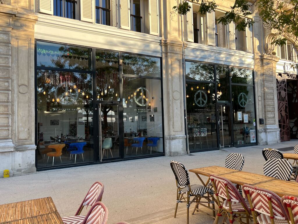 Le Hippie Chic Cafe
