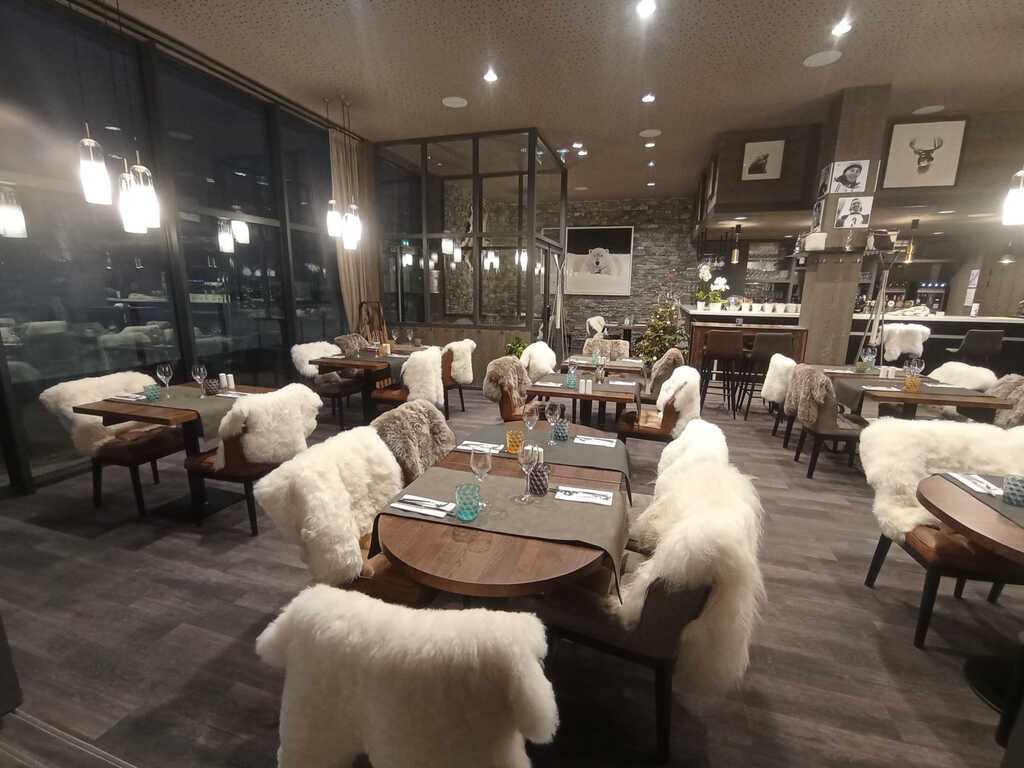 Restaurant Bar INEOS Club House