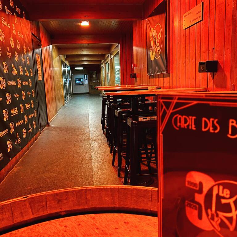 J.O Live Rock Café