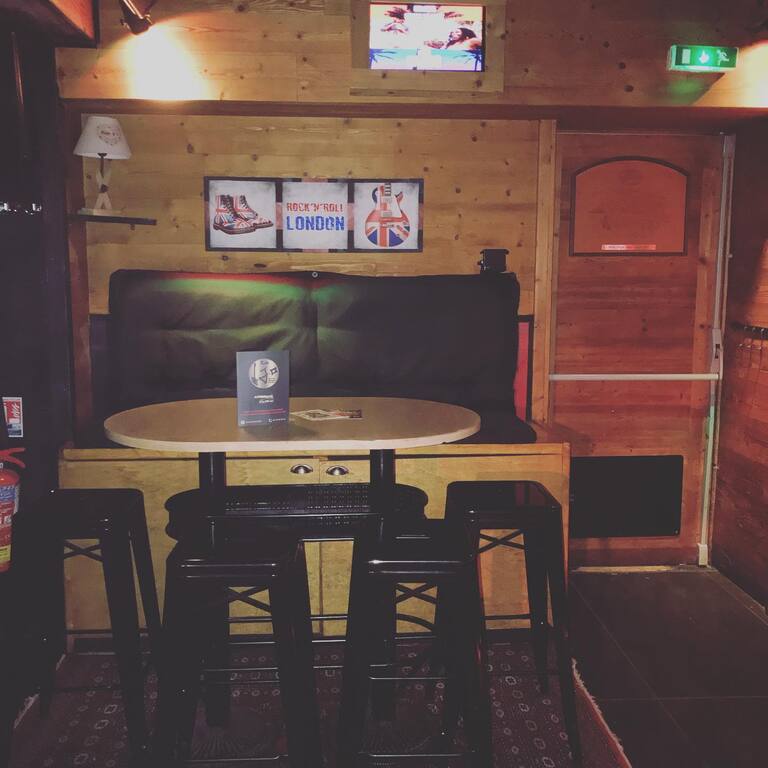 J.O Live Rock Café