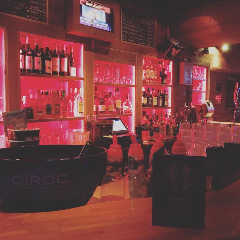 J.O Live Rock Café