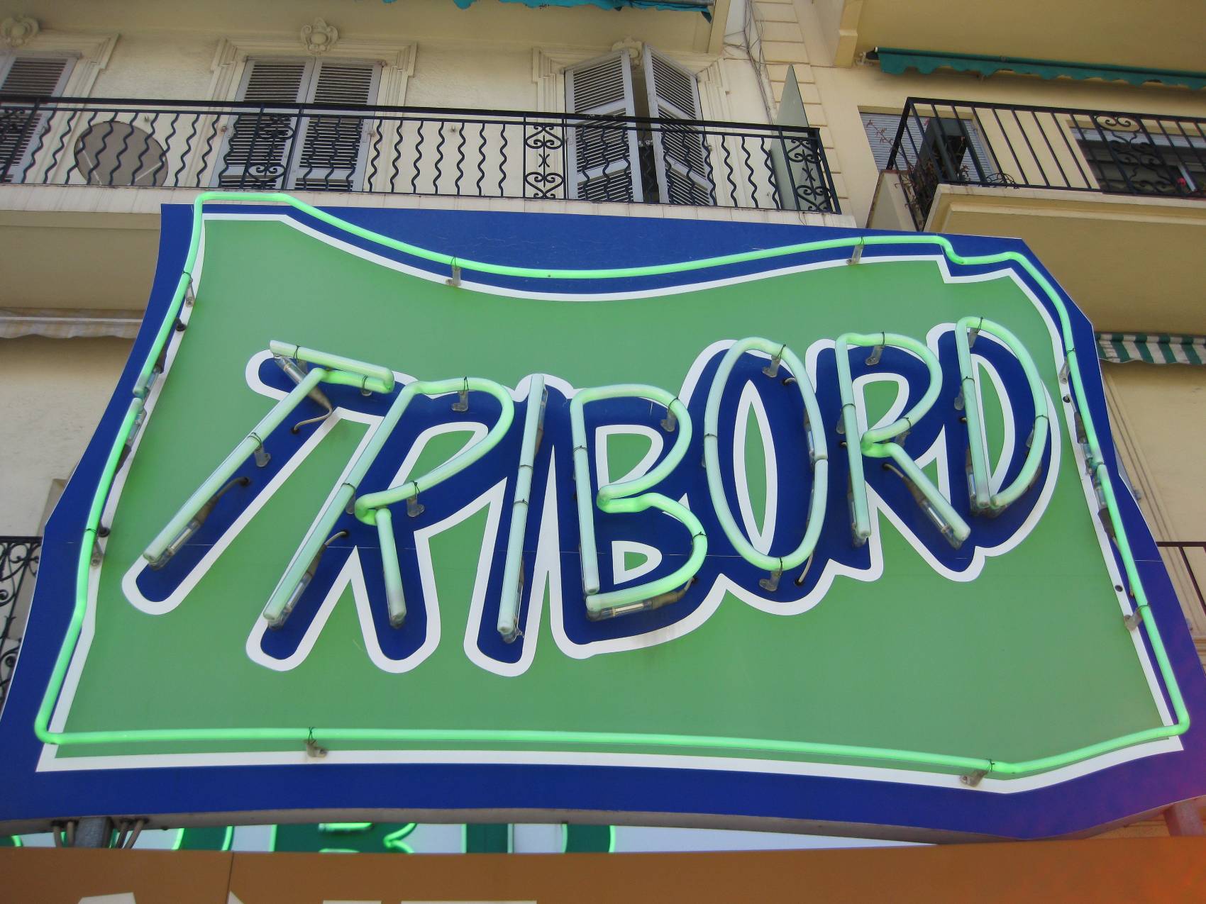 A Tribord