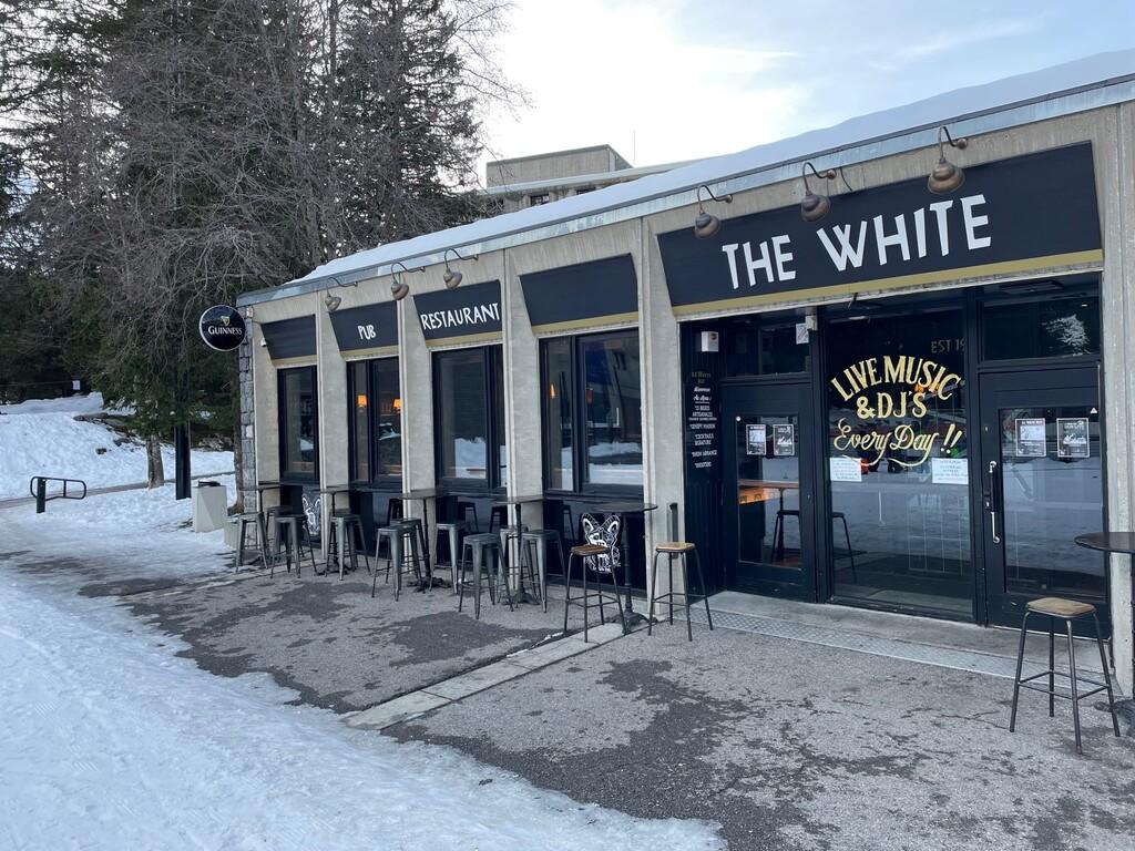 White Pub