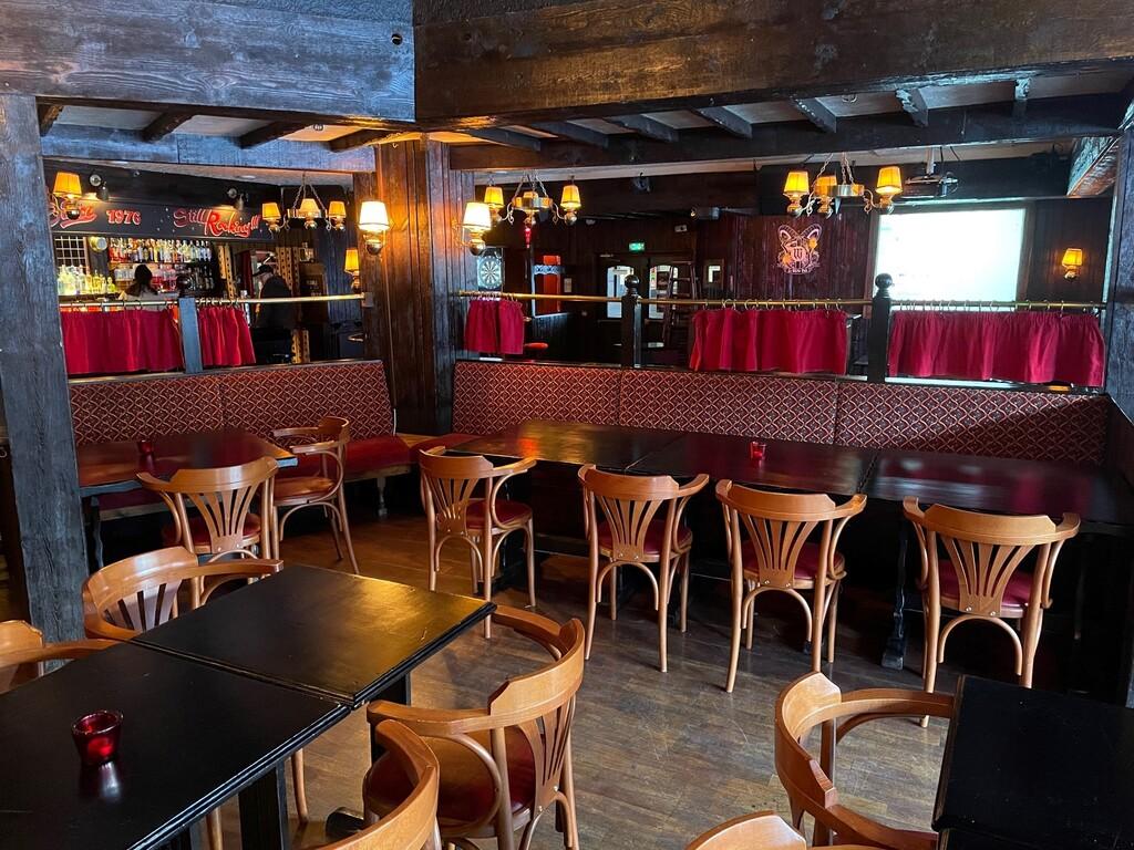 White Pub