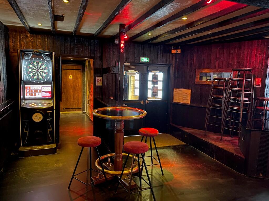 White Pub