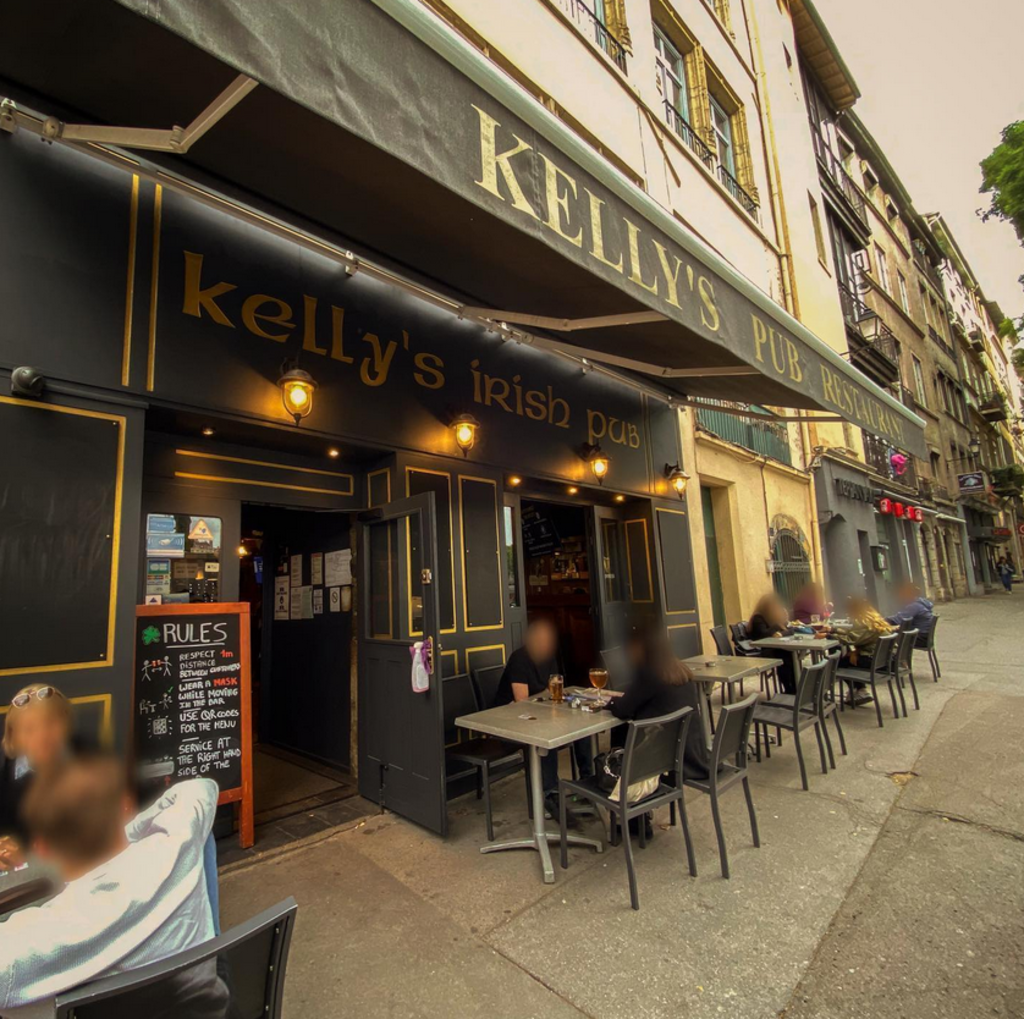Kelly's Irish Pub