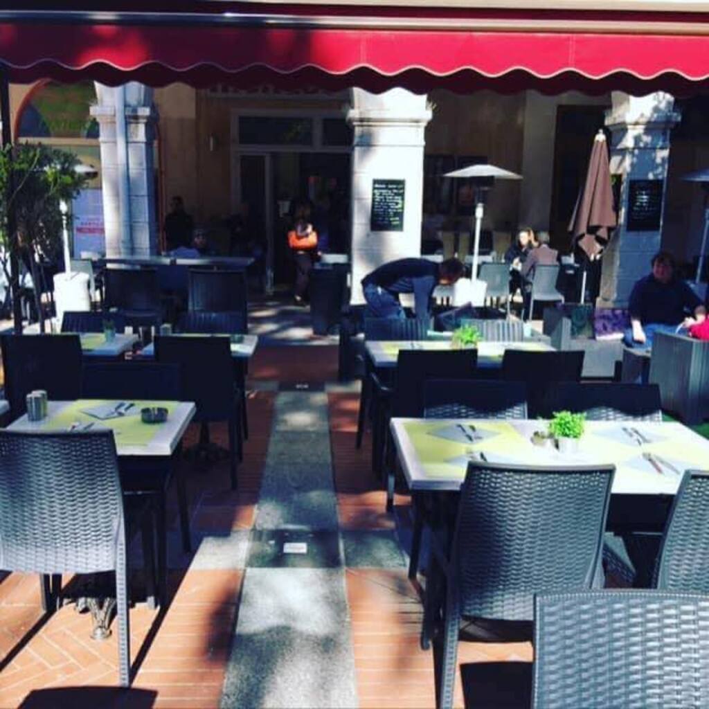 Monaco Bar