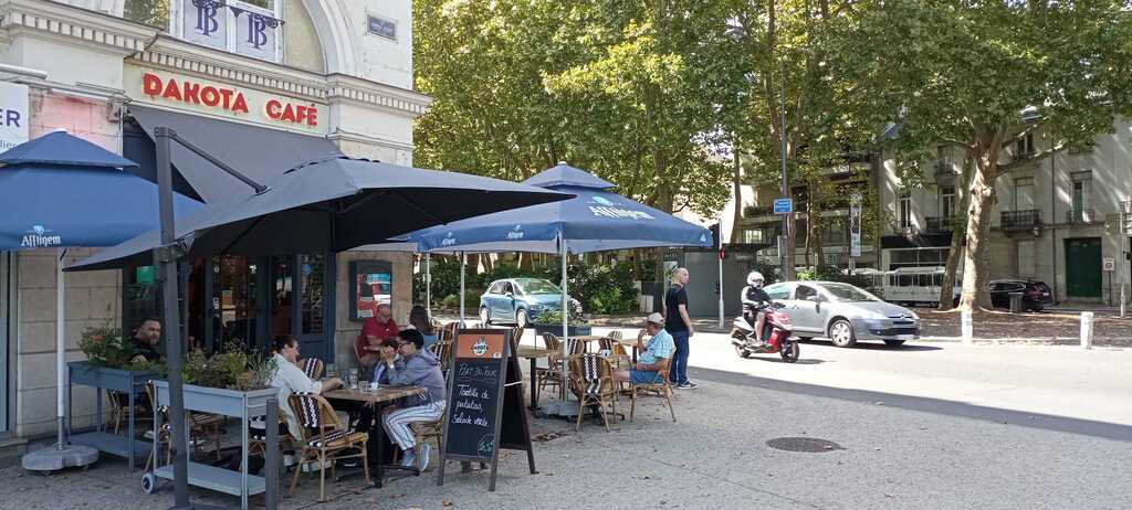 Dakota Café