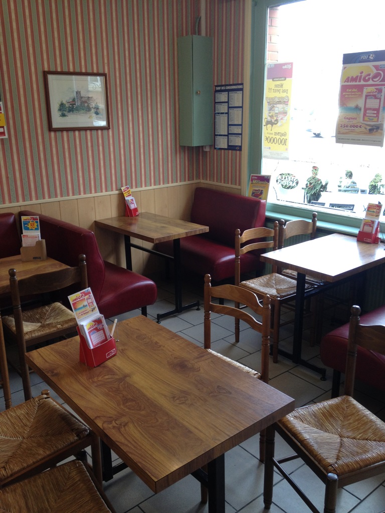 Au Café Moderne