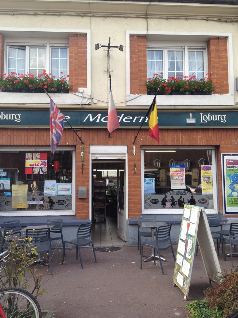 Au Café Moderne