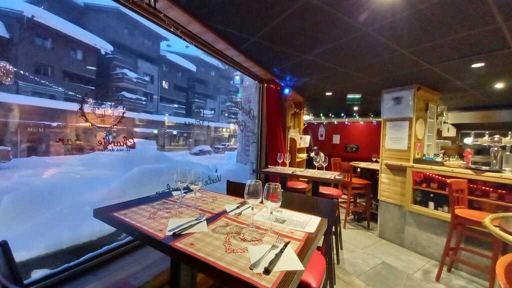 Charlie's Bar