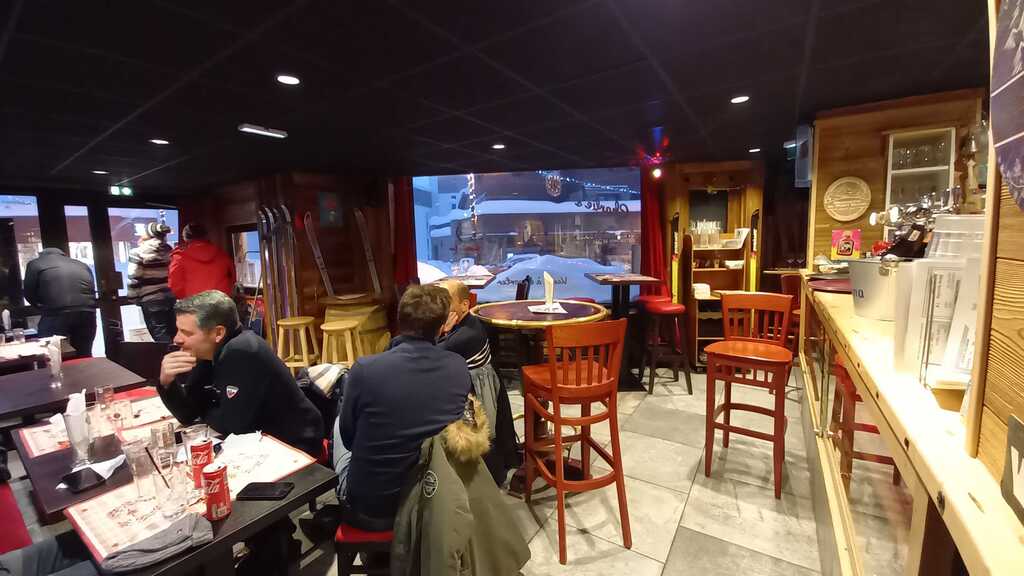 Charlie's Bar