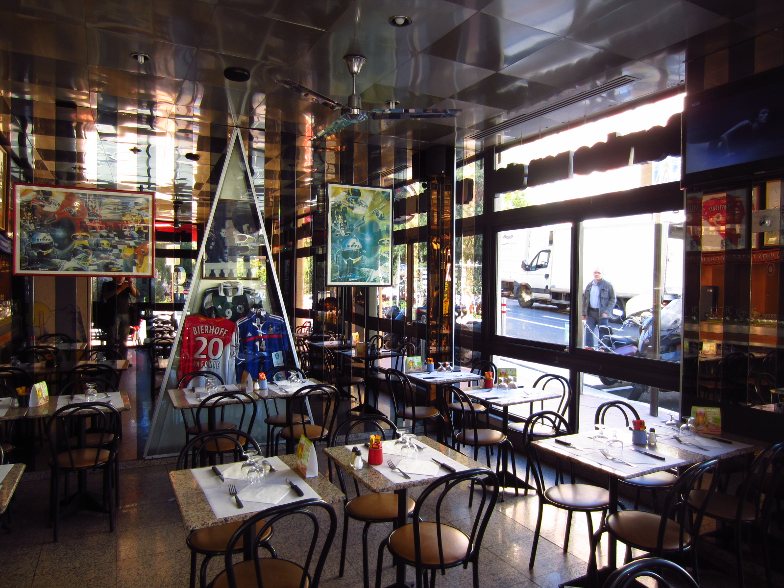 Monte Carlo Bar