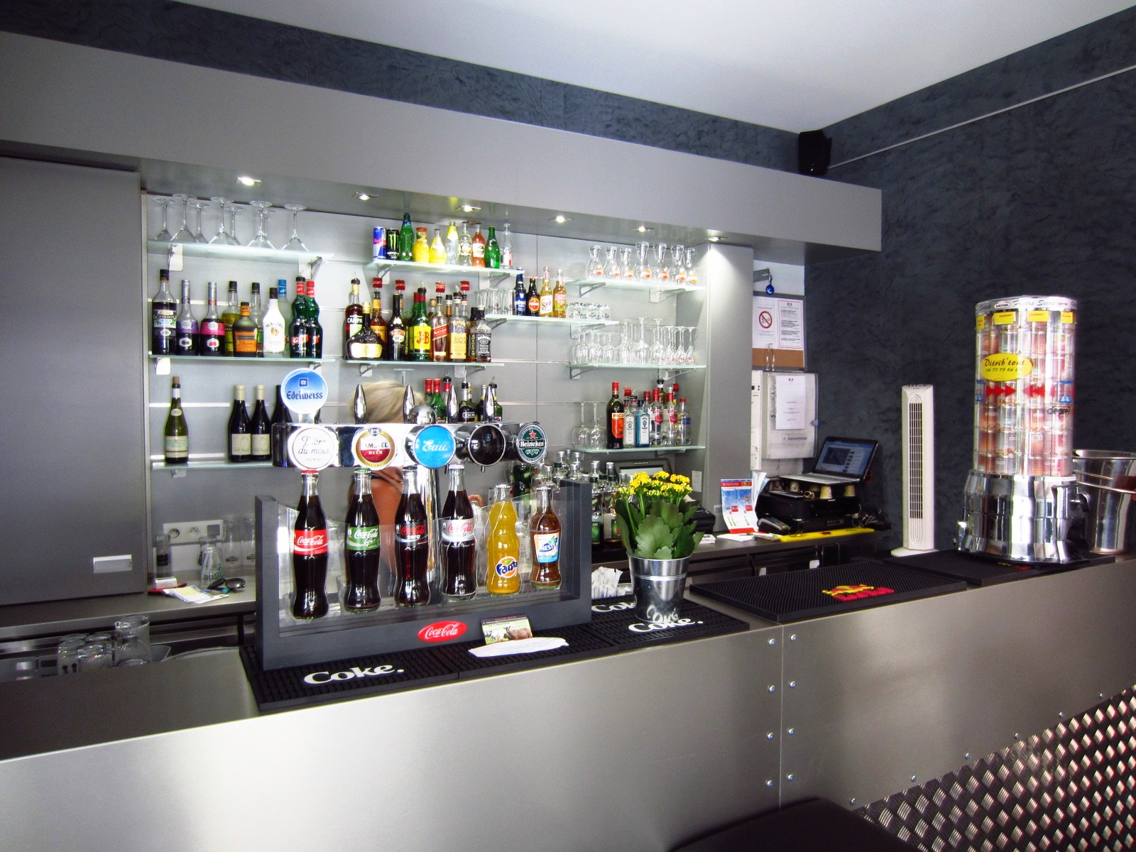 John's Bar